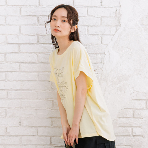 【sabstreet bis】【web限定】【大きいサイズ】 15号(3L) プロバーブステッチエンブロイダリーTシャツ【アリノマ/Alinoma】 【sabstreet bis】【web限定】【大きいサイズ】 15号(3L) プロバーブステッチエンブロイダリーTシャツ【アリノマ/Alinoma】