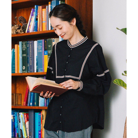 INDESIGN コードエンブロイダリーバンドカラーブラウス【アリノマ/Alinoma】 INDESIGN コードエンブロイダリーバンドカラーブラウス【アリノマ/Alinoma】