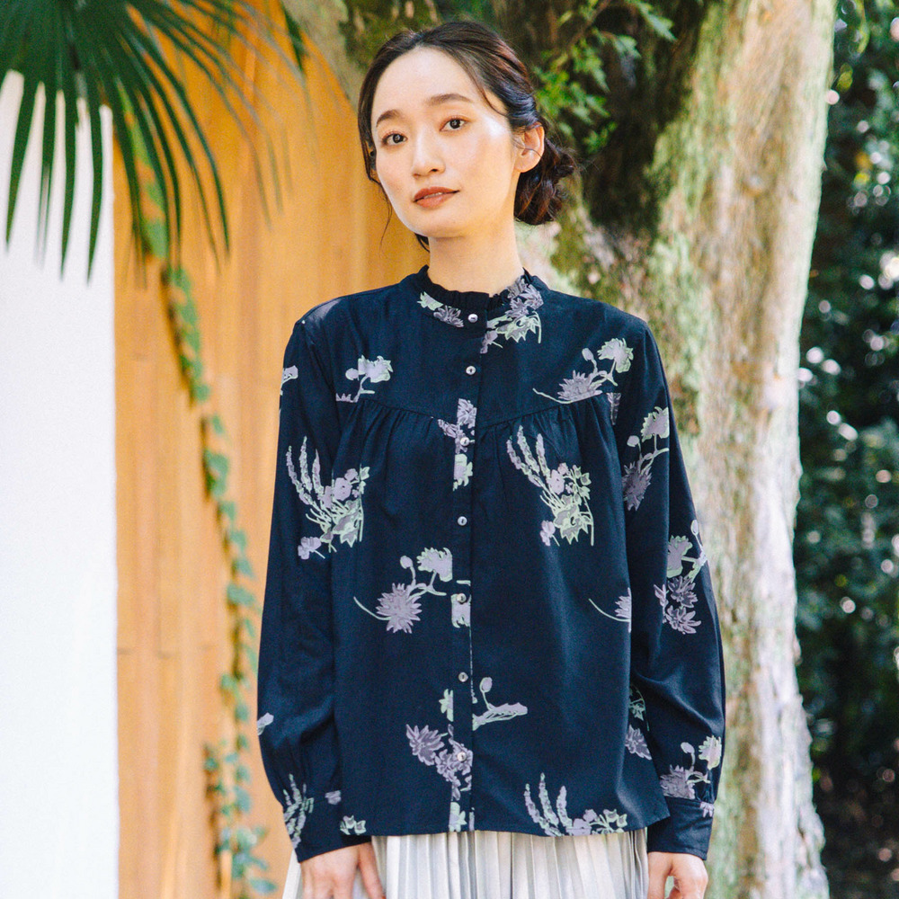 INDESIGN フラワープリントフリルカラーブラウス1