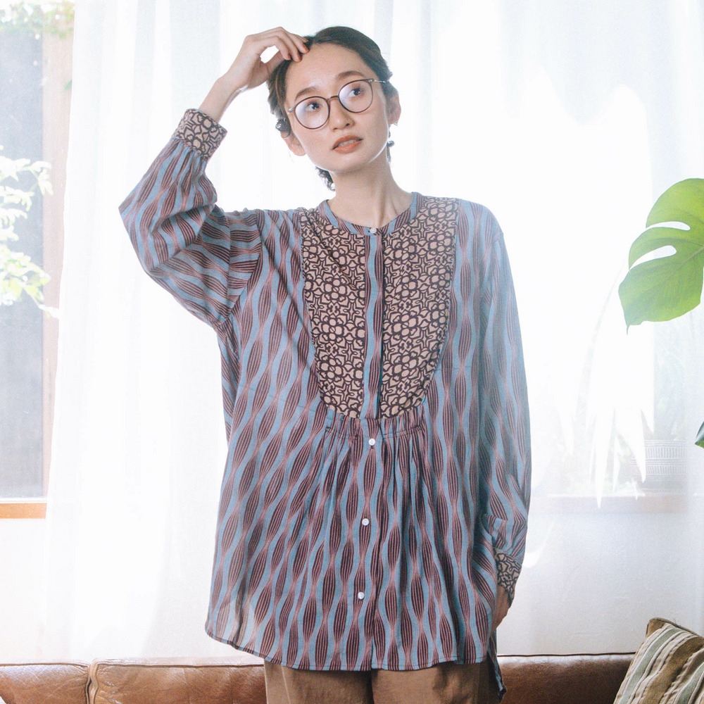 21号(6L～) INDESIGN MIXプリントバンドカラーブラウス