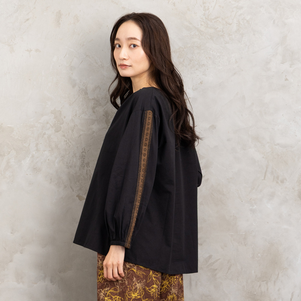 21号(6L~) INDESIGN チロリアンテープエンブロイダリーブラウス6