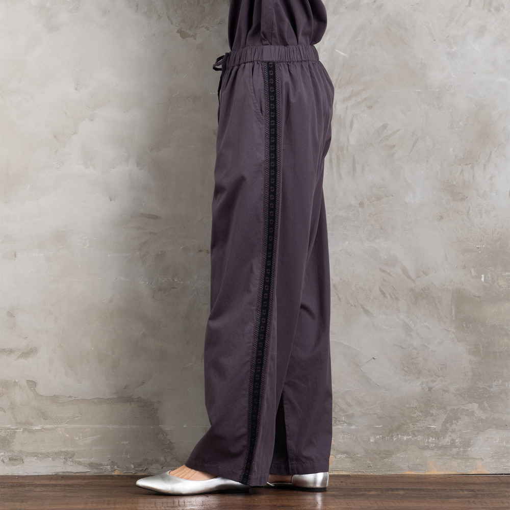 21号(6L~) INDESIGN チロリアンテープエンブロイダリーラインパンツ15