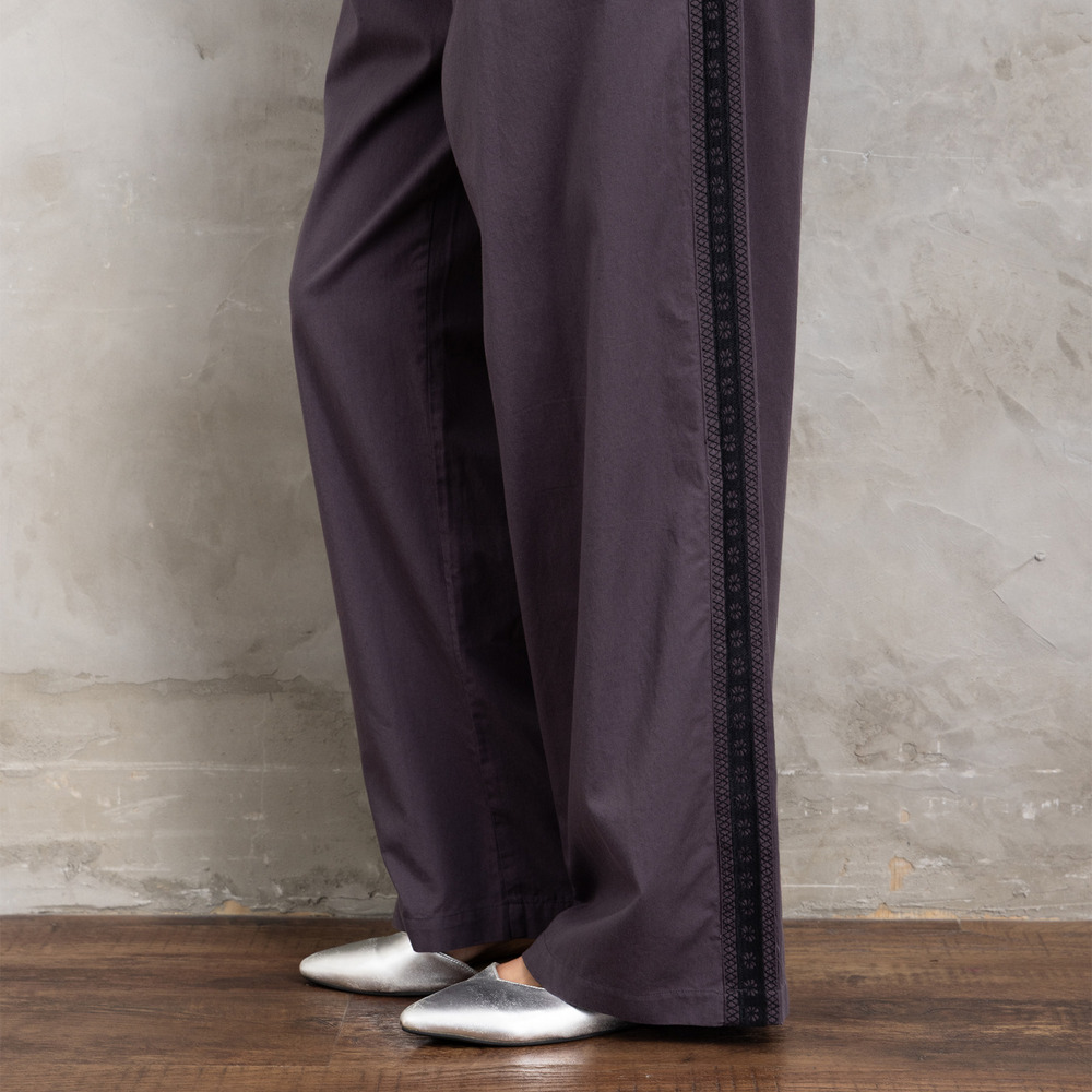 21号(6L~) INDESIGN チロリアンテープエンブロイダリーラインパンツ19