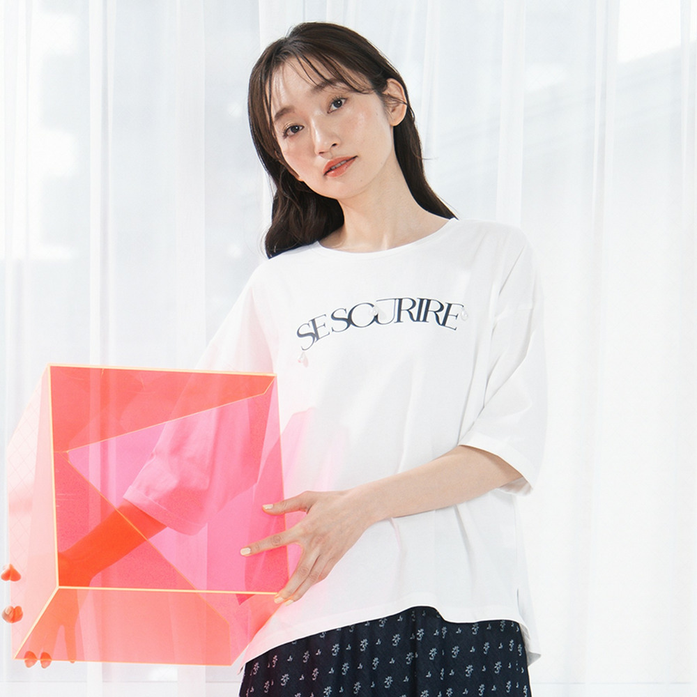 FONTLAB パールデコレートロゴ6分袖Tシャツ