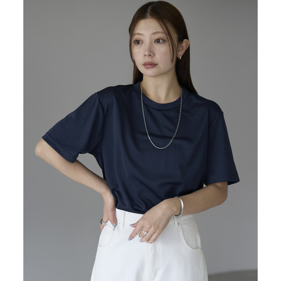 この夏、大活躍まちがいなしの人気ドライTシャツは 多色買いでコーディネートの幅も広がる◎ 春から秋までロングシーズン活躍する、シンプルで着まわしやすい半袖ドライTシャツ。 無地のオーソドックスなデザイ