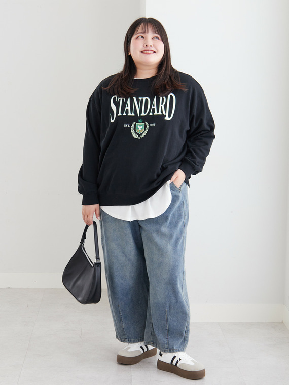 ゆるシルエット プリント トレーナーコーデ