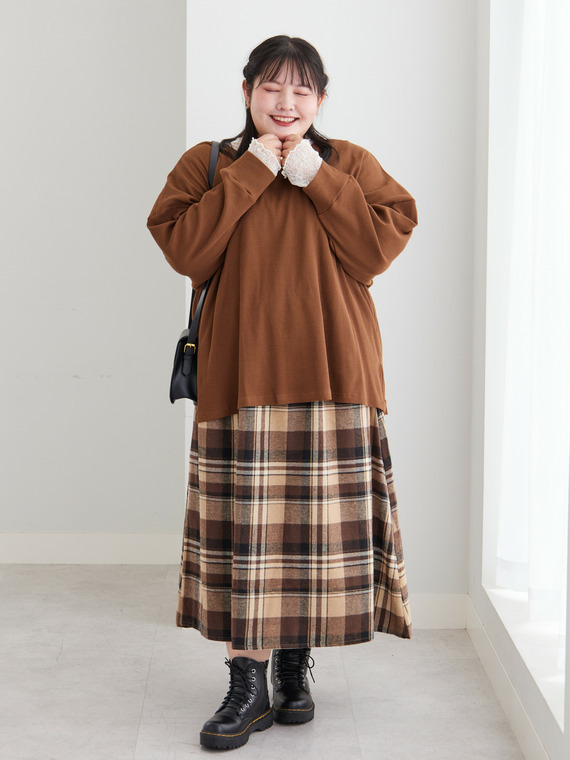  ゆったりプルオーバーコーデ