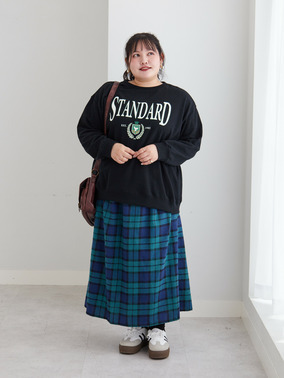 ゆるトップス×チェックスカートで作る秋スタイルコーデ