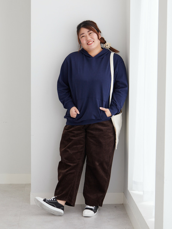 ゆるシルエットパーカーコーデ