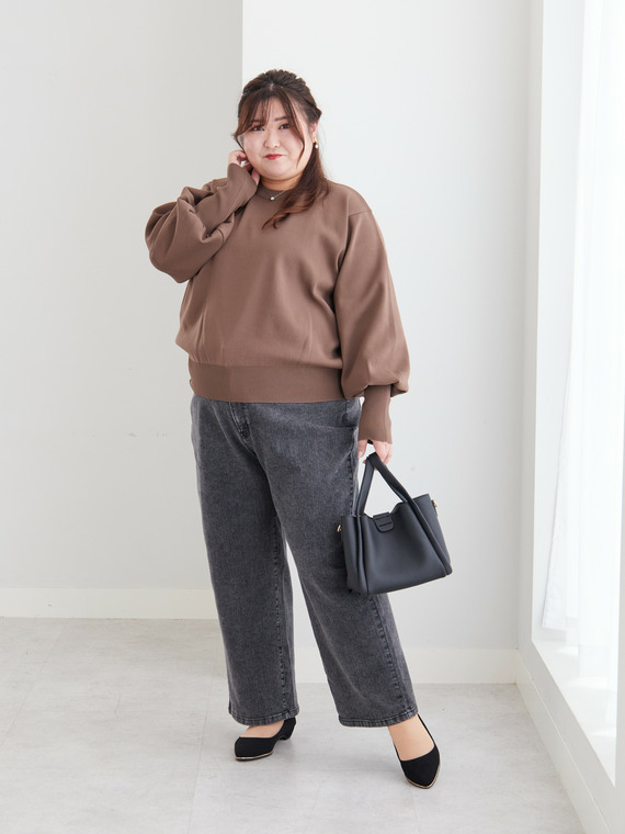 ぽわん袖ニットコーデ