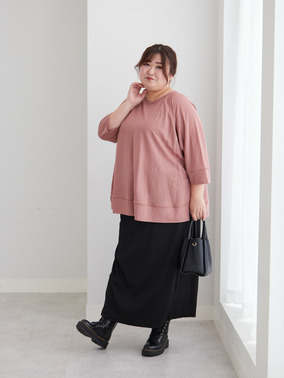 ドルマントップス×タイトスカートのシンプルコーデ