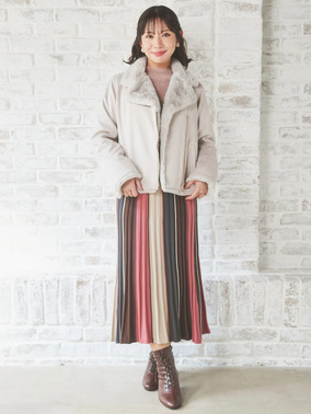 大人フェミニンなライダースジャケットデートコーデ