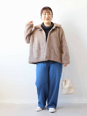 ボアジャケットコーデ　レスウェル