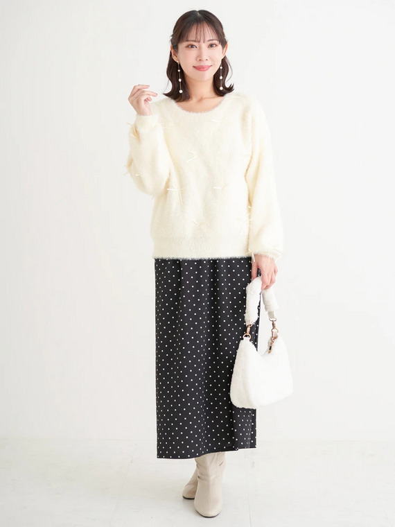 フェザーニットの大人フェミニンデイリーコーデ