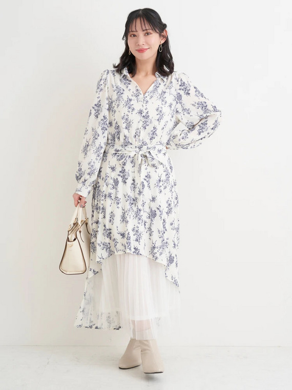 繊細チュールワンピースのフェミニンデートコーデ