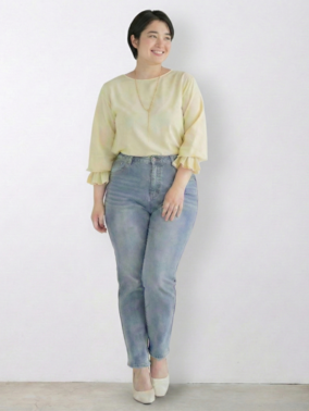 袖タックデザインプルオーバーコーデ