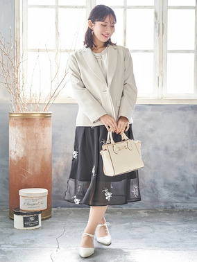 ぽっちゃりママ向け上品フェミニンセレモニーコーデ