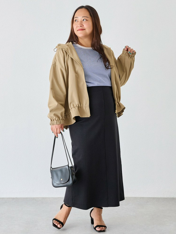 裾フレア フード付きマウンテンパーカーコーデ