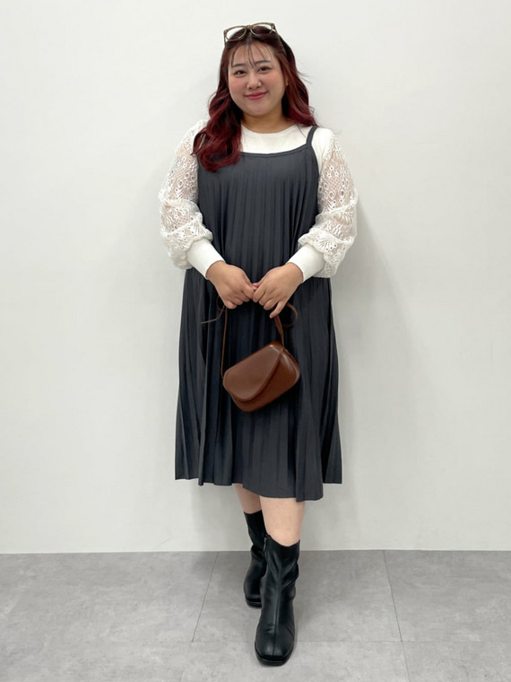 プリーツキャミワンピースコーデ