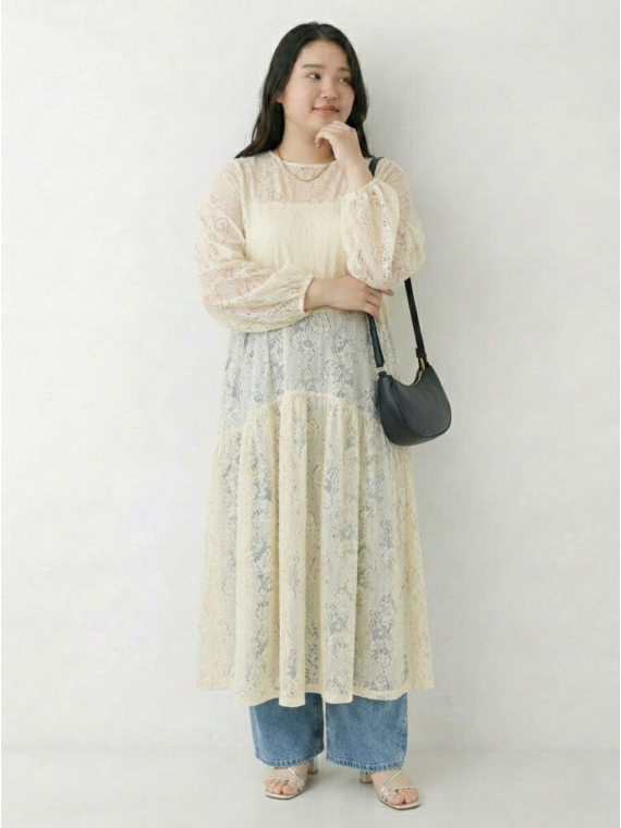 総レースワンピースコーデ