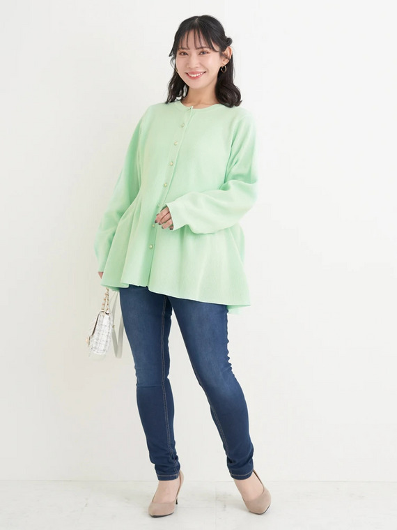 ぽっちゃりさん向け春のフェミニンパンツコーデ