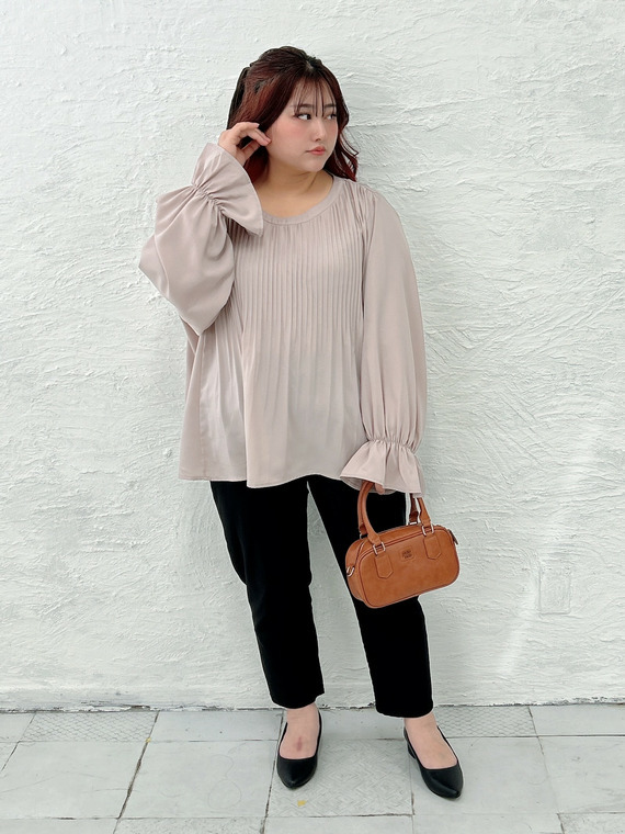 キャンディスリーブブラウスコーデ