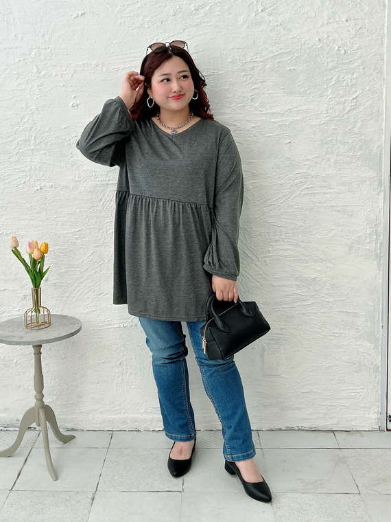 Vネックペプラムチュニックコーデ