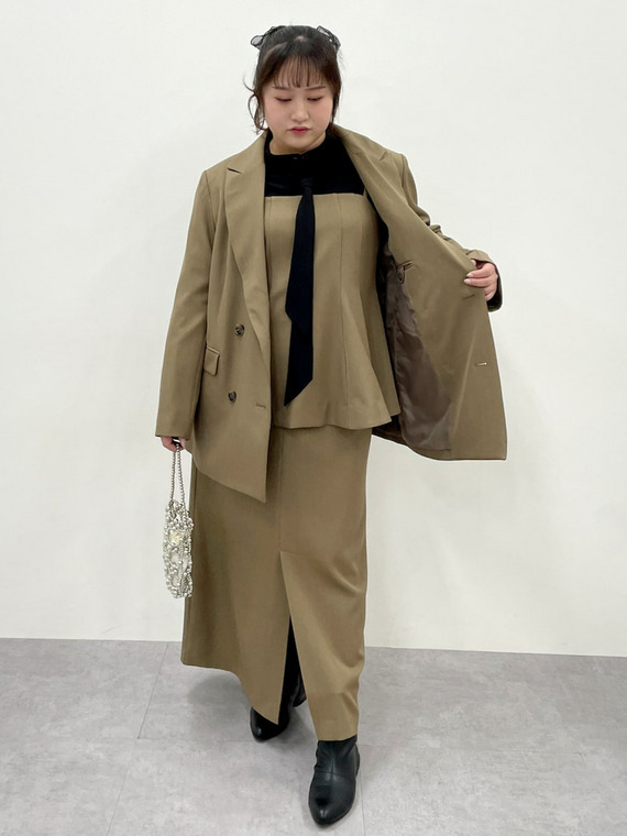 ダブルテーラードジャケットコーデ