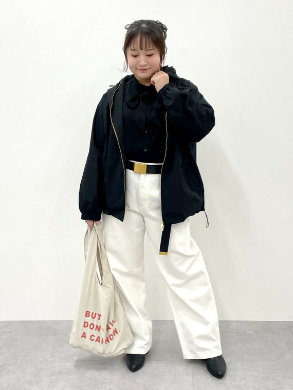 タイ付ブラウスコーデ