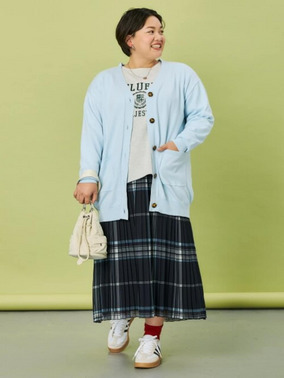 カーディガンコーデ