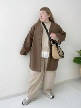 ノーカラーコートコーデ