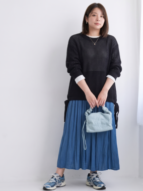 透かし編ニットプルオーバーコーデ