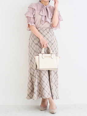 ぽっちゃりさん向け上品甘めフェミニンな休日コーデ
