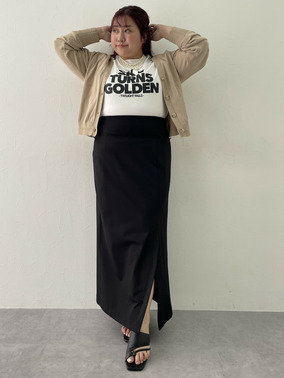 Tシャツコーデ　タイトスカート　着やせコーデ　シックスタイル