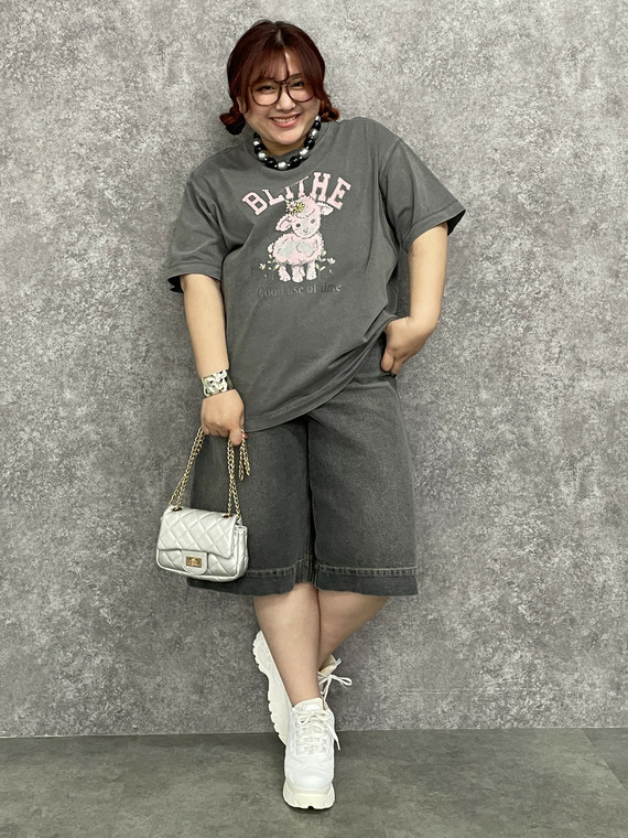 Tシャツ　ハーフデニムパンツ　ジェイヴィス