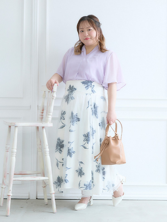 "世間知らズ さおりさんが着る あざとかわいいコーデ"