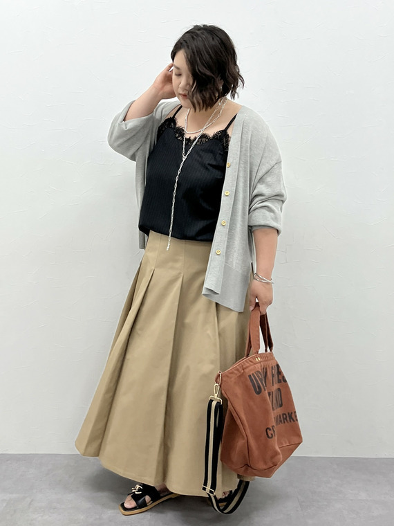 キレイめコーデ　ロングスカート　シックスタイル