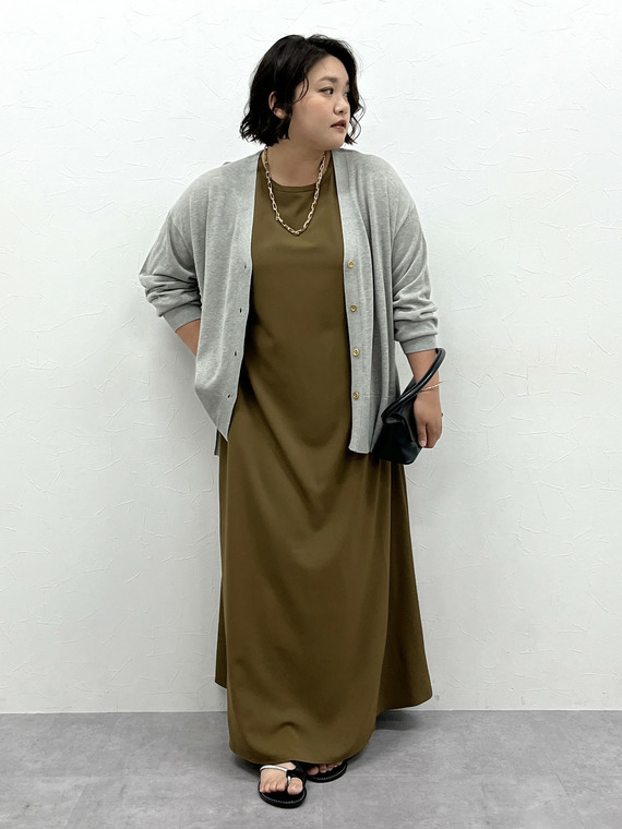 カーディガン　カジュアルコーデ　シックスタイル