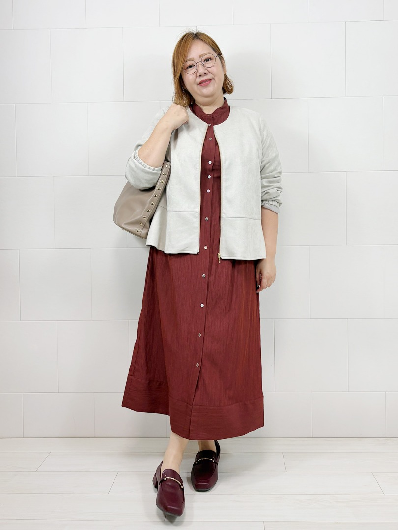 大きいサイズのノーカラージャケットコーデ