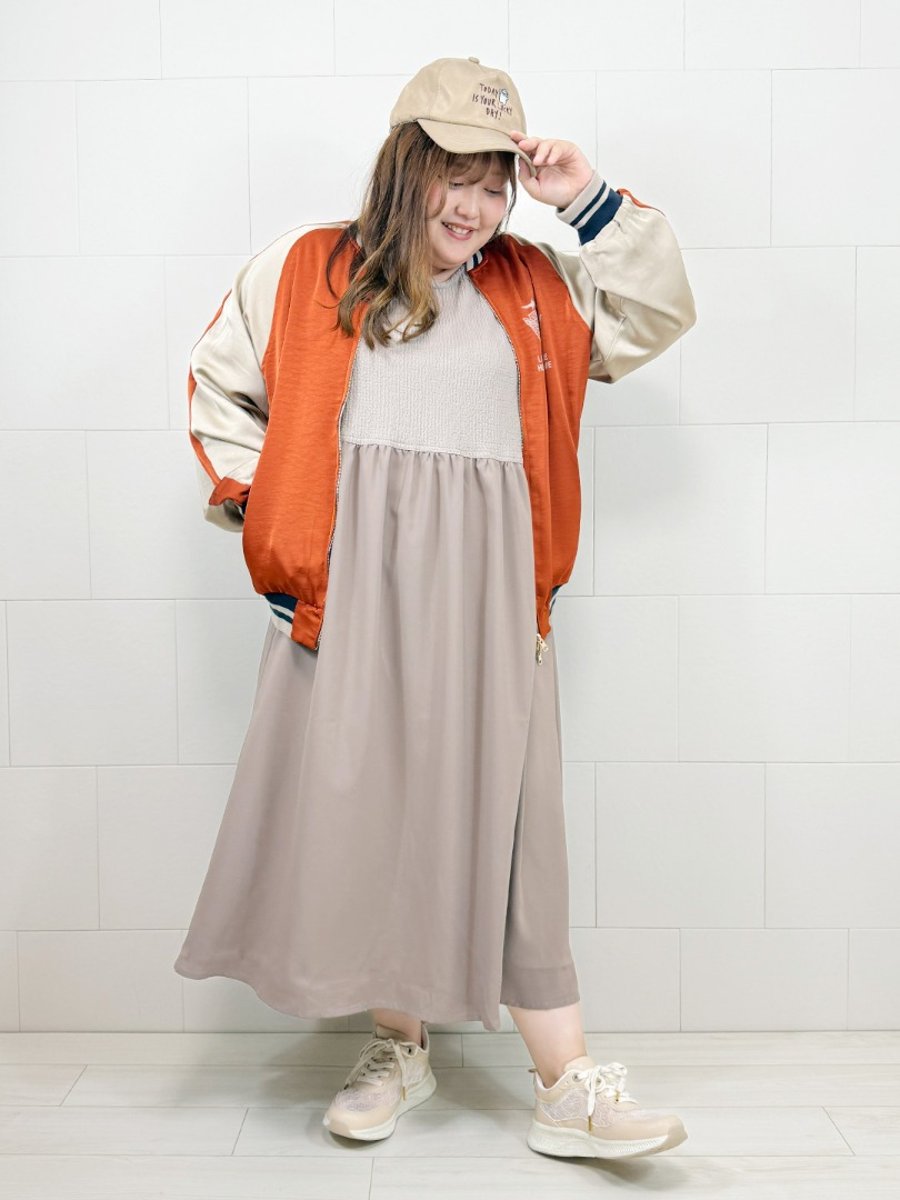 大きいサイズのスタジャンコーデ