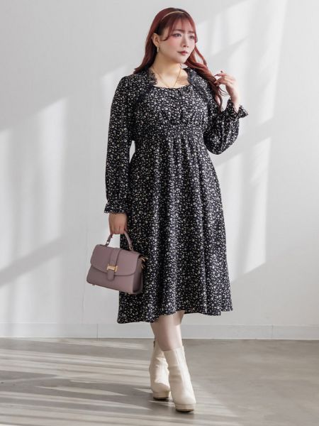 大きいサイズの着やせワンピース　クレット　