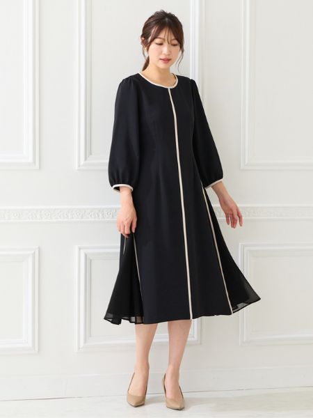 大きいサイズの着やせワンピース　　ローズティアラ